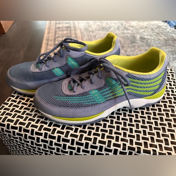 Dansko Women’s Shayla Slip Resistant Athletic Shies Size 9/41 Blue Green - Picture 2 of 7